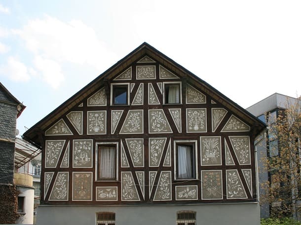 Фахверковый деревянный дом